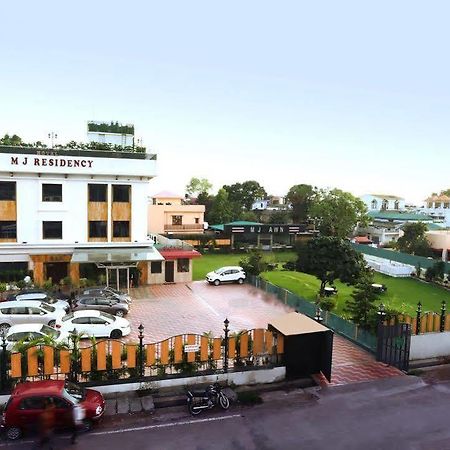 Hotel Mj Residency Dehradun Luaran gambar